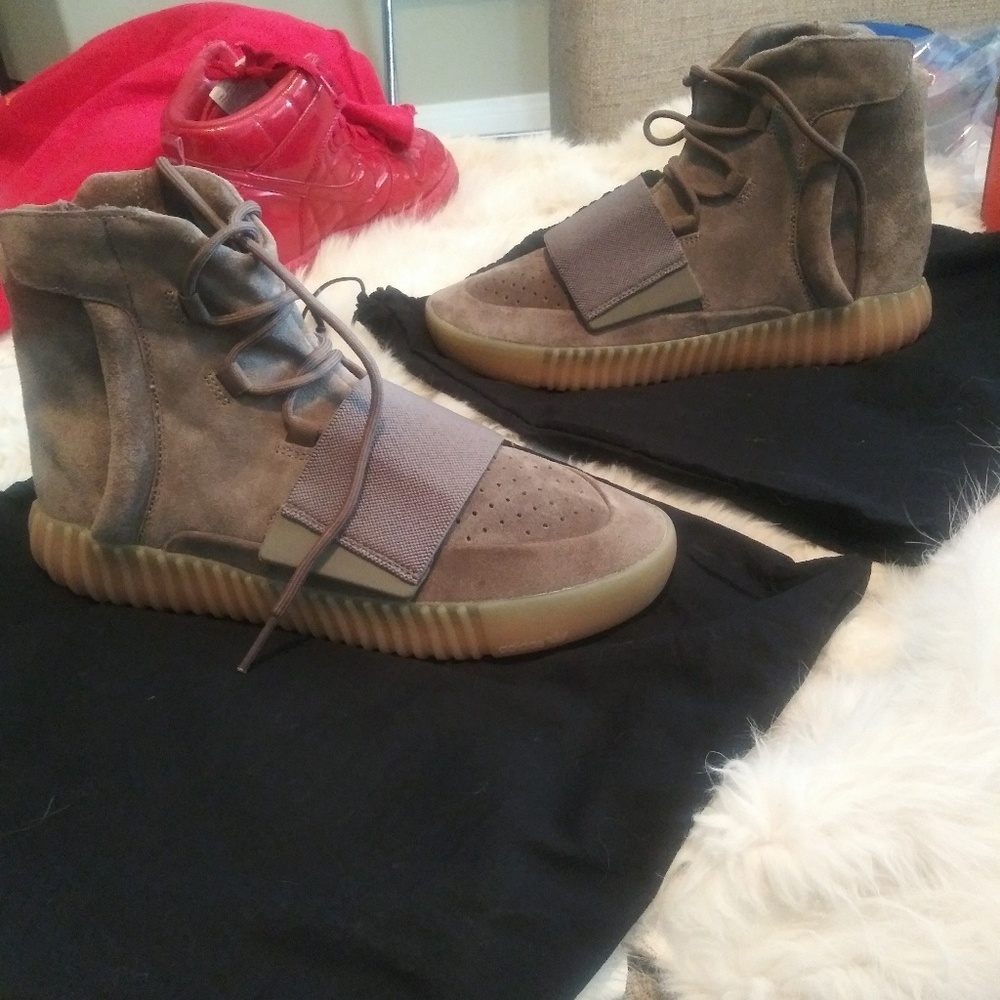 adidas Yeezy Boost 750 Light Grey Glow In the Dark